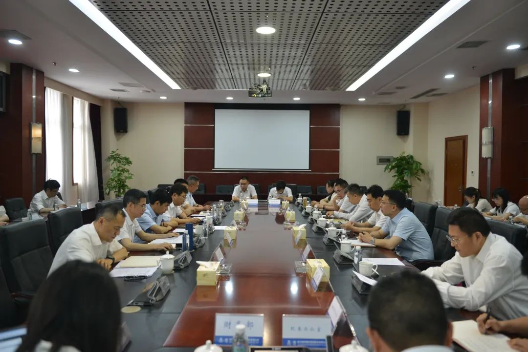 四川路桥党委召开2024年四川路桥党委第三次理论学习中心组（扩大）学习会议暨党纪学习教育第二次专题学习会